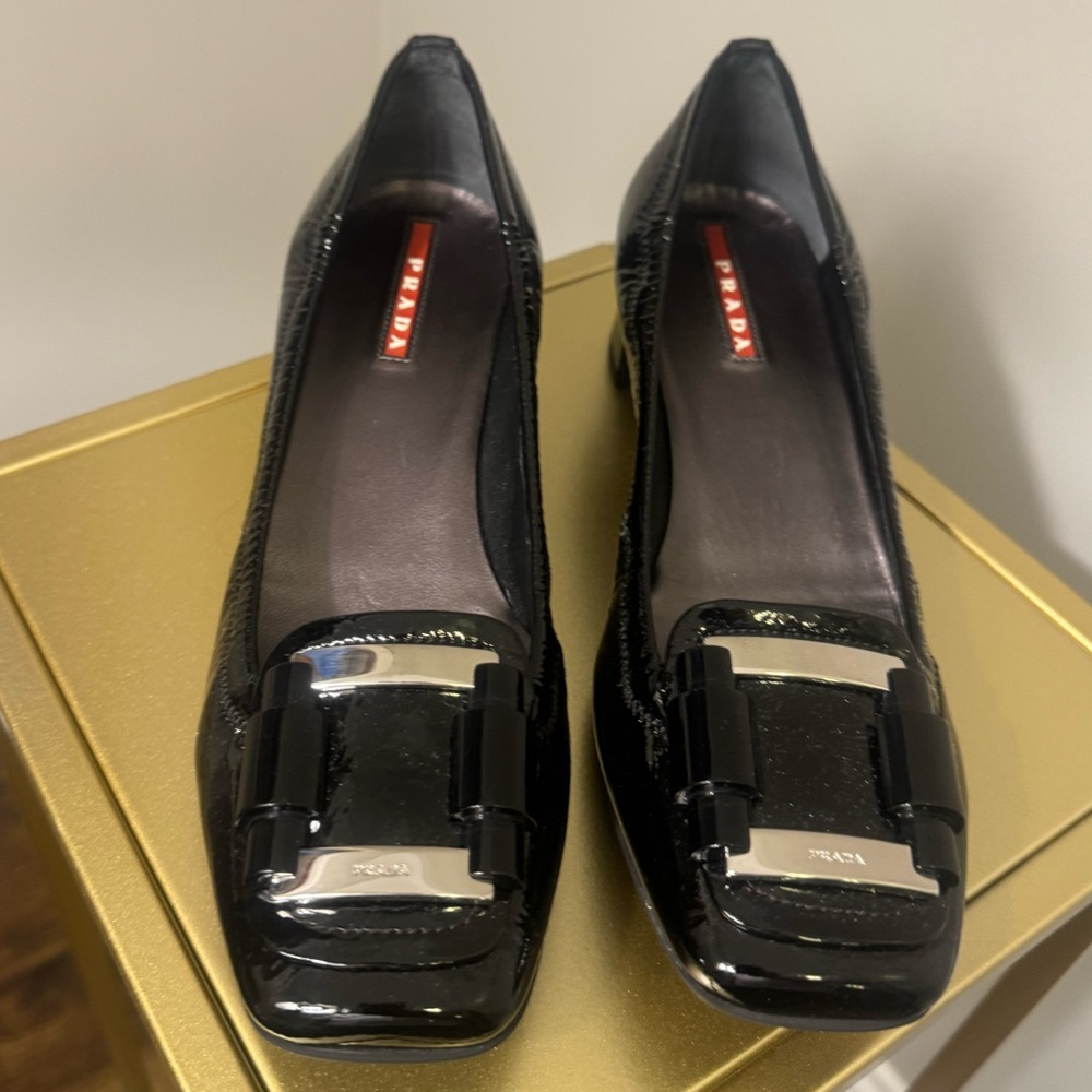 Vintage Prada Linea Rossa block heel black patent pumps. Size 37. Gently used.